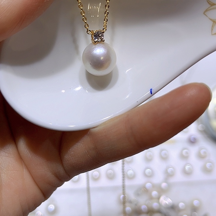 淡水珍珠白珠金色戴妃吊坠未镶嵌