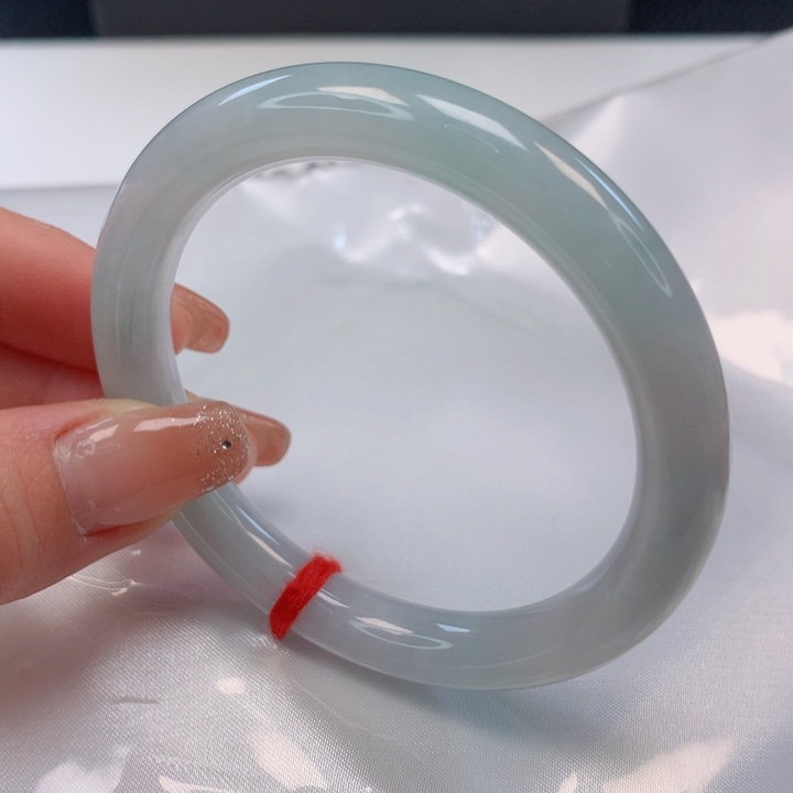 翡翠手镯（圆镯）未镶嵌55圈口