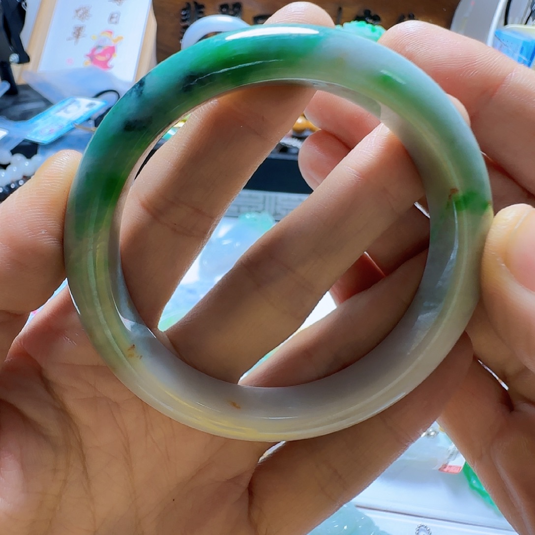 翡翠未镶嵌手镯翡翠240