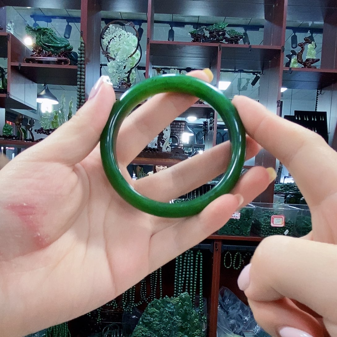 和田玉未镶嵌颈饰菠菜绿58加手镯