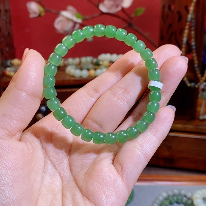 未镶嵌和田玉手链