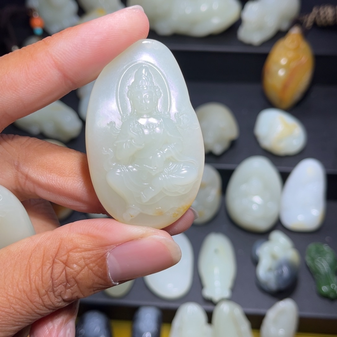 和田玉颈饰未镶嵌犟*拐