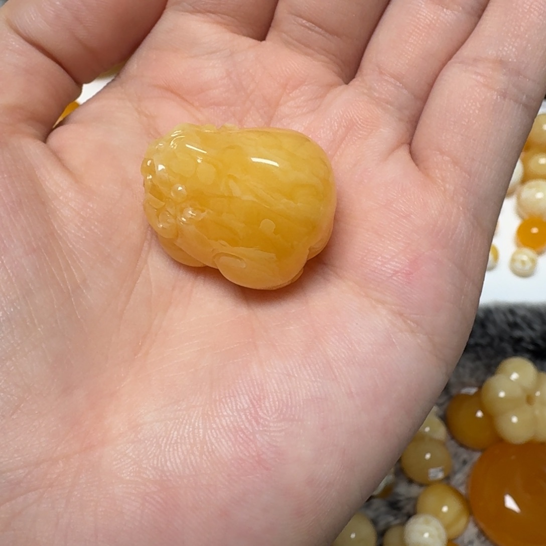 琥珀未镶嵌裸石蜜蜡貔貅