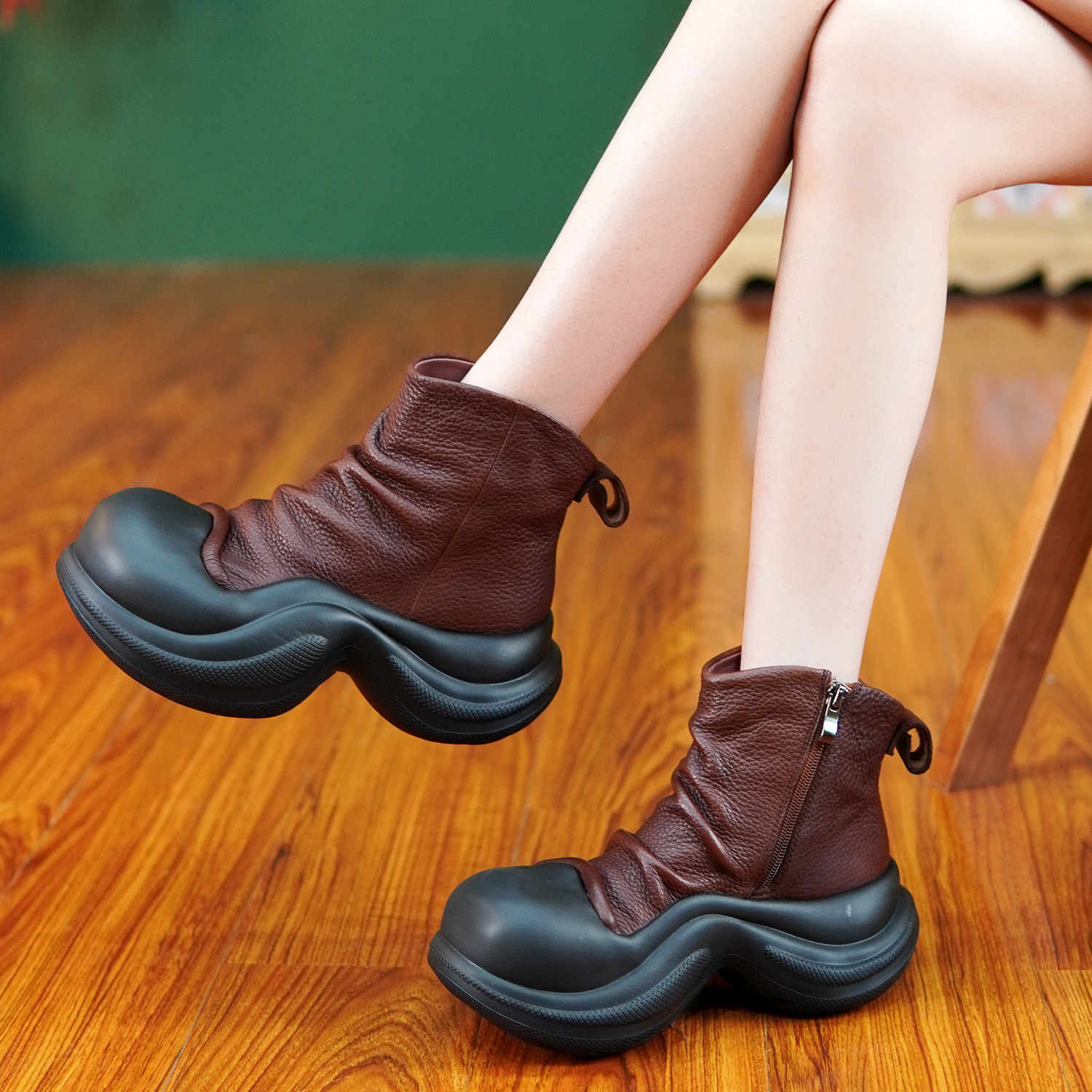 1978-9【里外真皮】吸汗防臭高档个性短靴女潮流宽头耐穿厚底单靴子