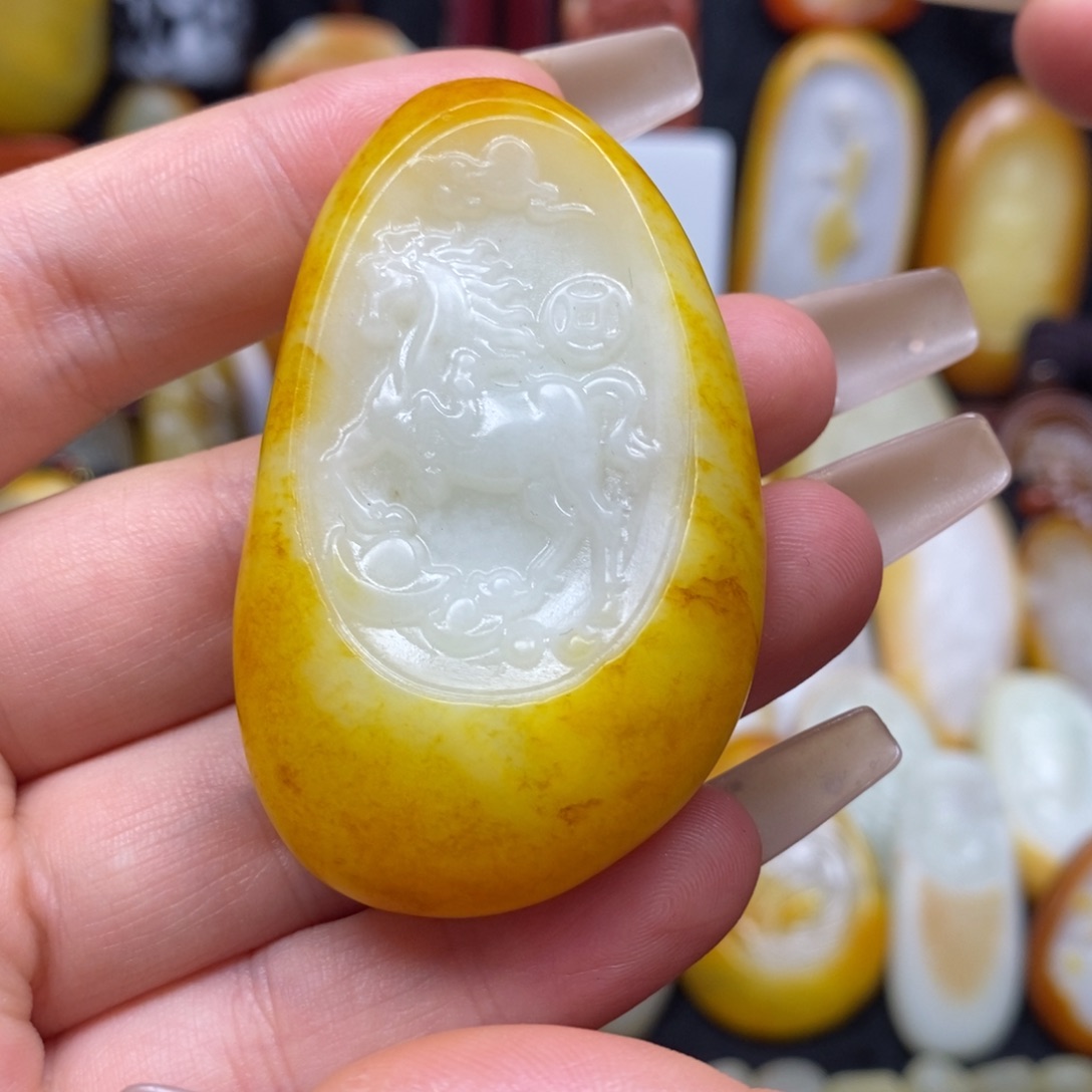 和田玉未镶嵌颈饰