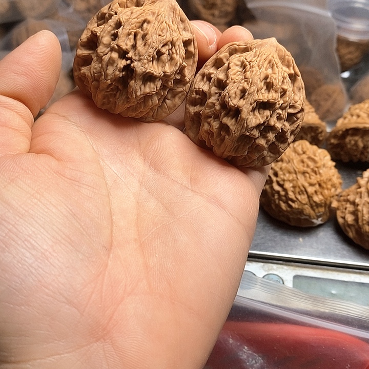 桃核吊坠麦穗虎头