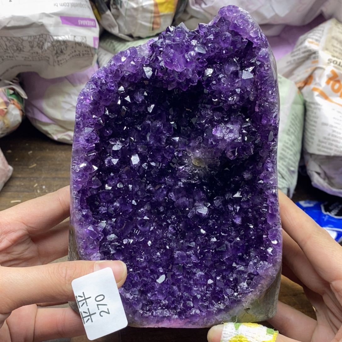 紫晶乌拉圭未镶嵌