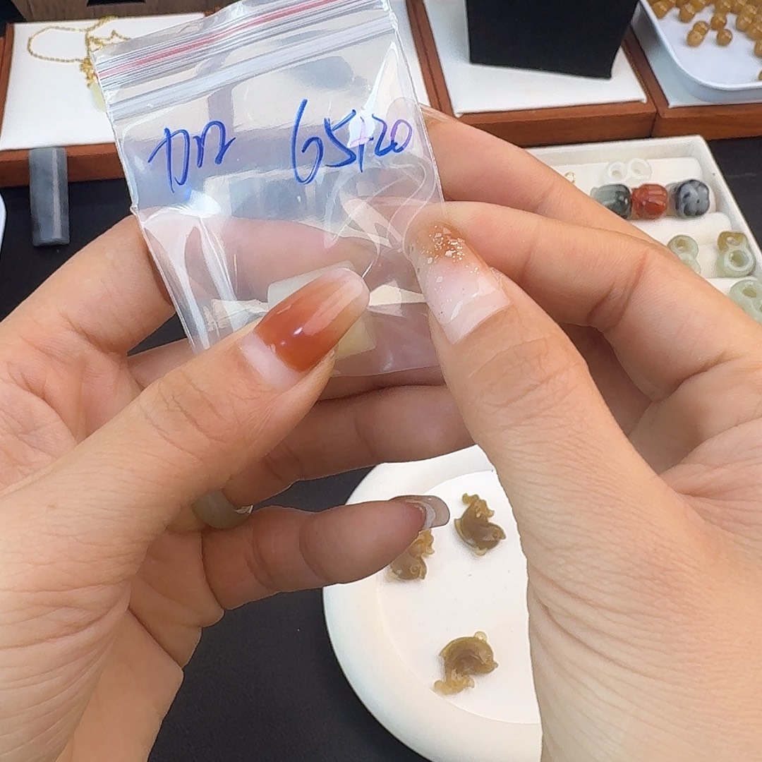 .***远和田玉未镶嵌珠宝半成品