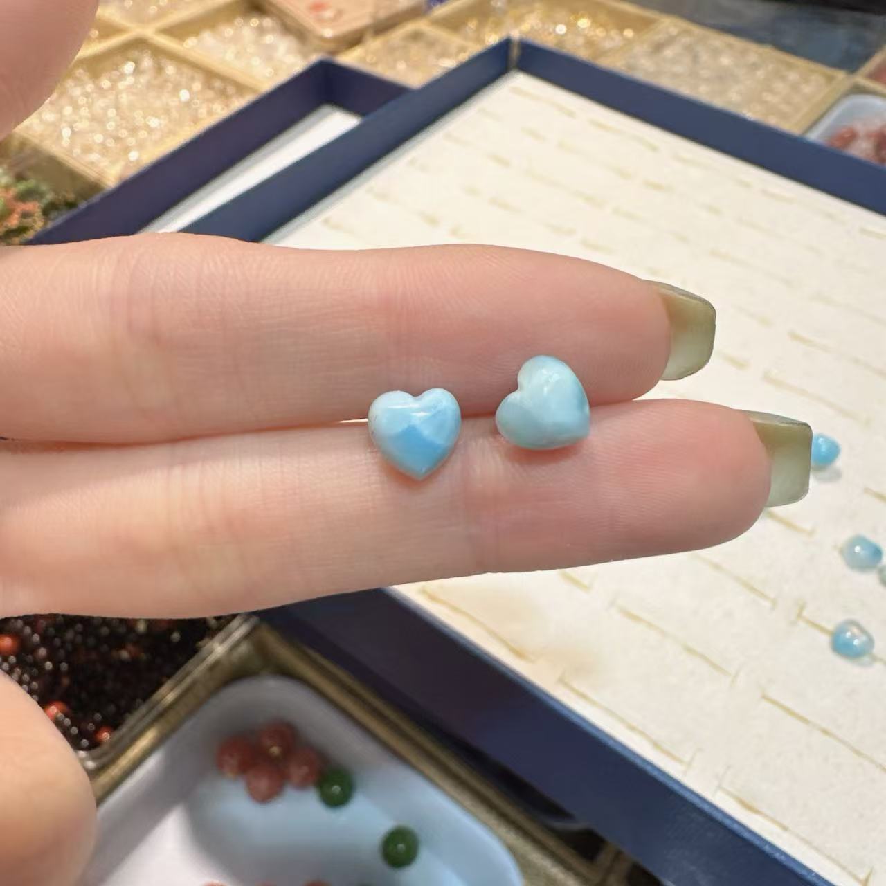 爱心海纹石银耳钉