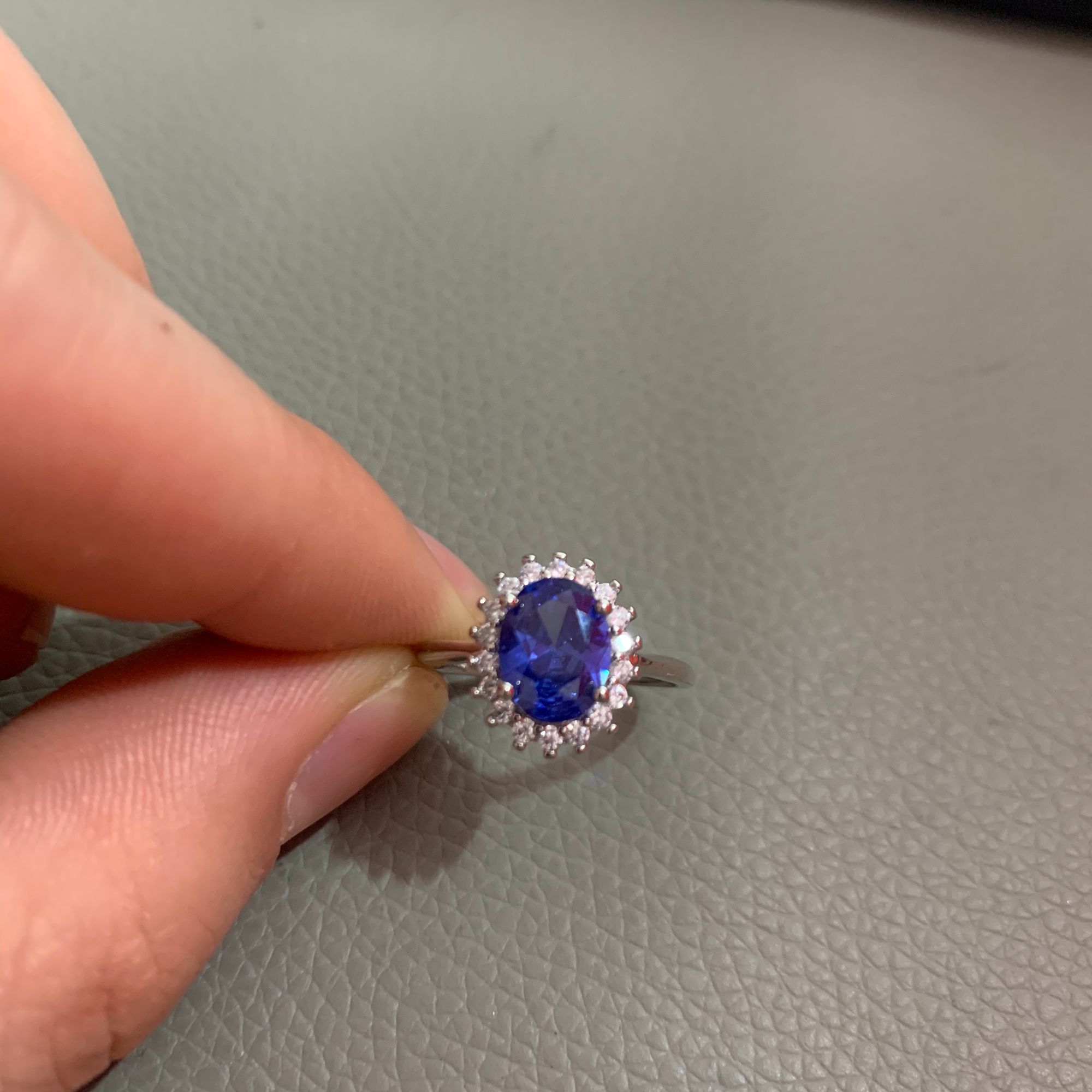 高级定制鸽子蛋戒指（多样发其一）B322