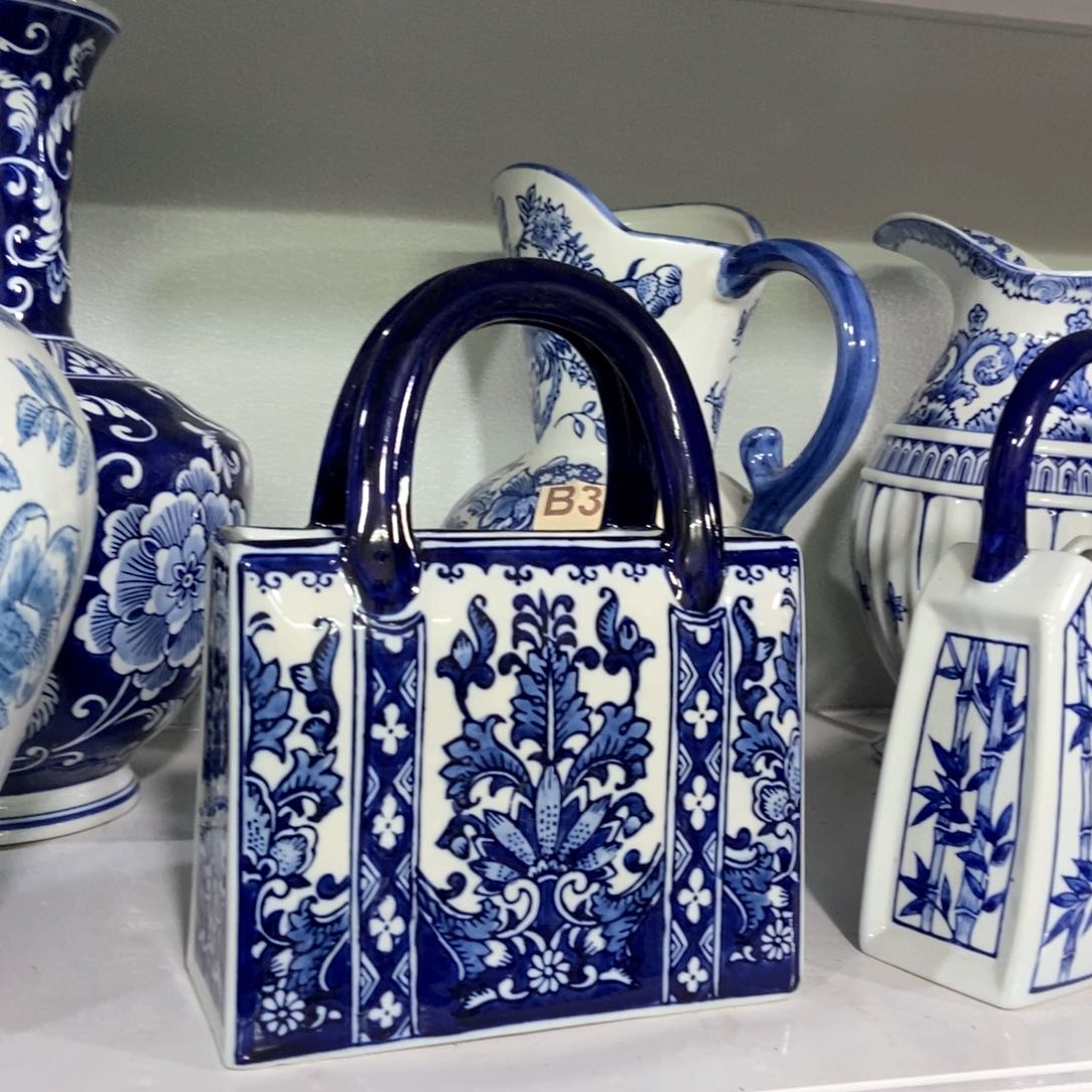 摆件花瓶手绘釉下彩