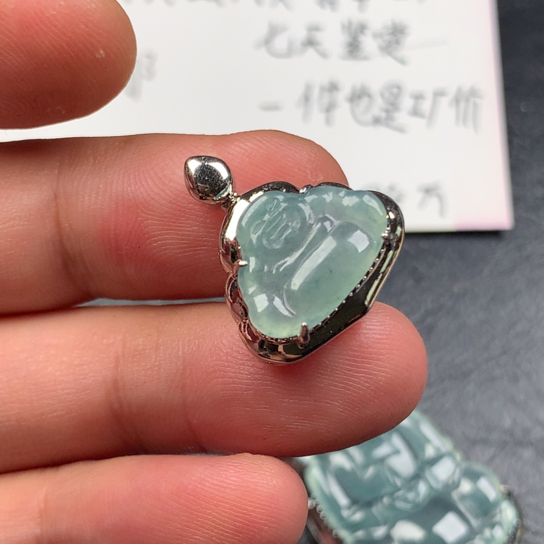翡翠未镶嵌颈饰小佛公