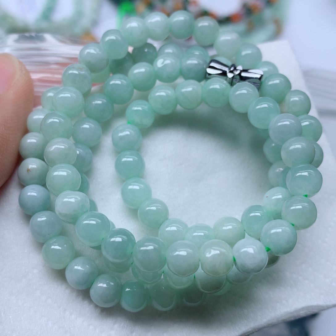 翡翠颈饰未镶嵌手串