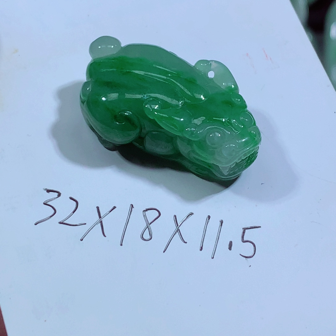 翡翠颈饰未镶嵌缅甸翡翠