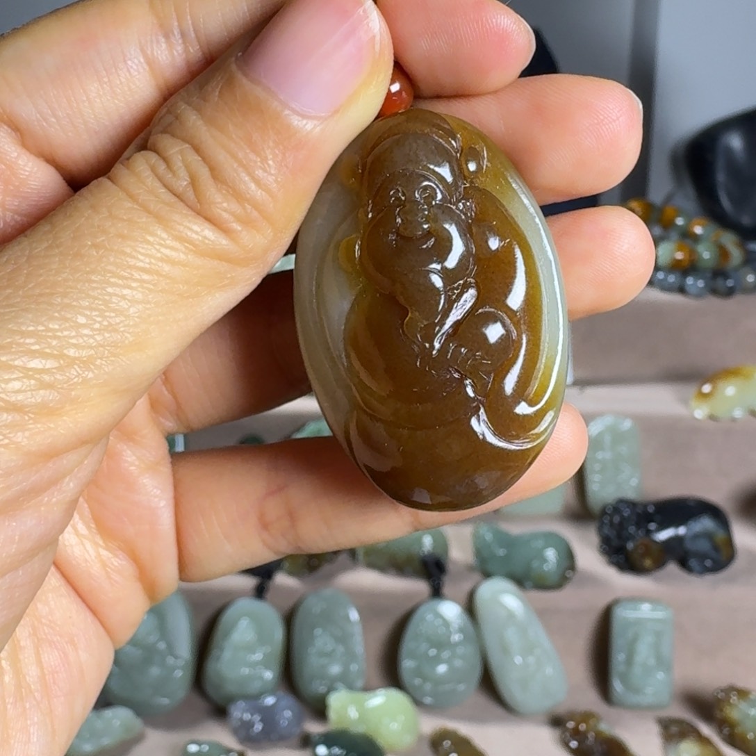 和田玉（糖玉）颈饰未镶嵌