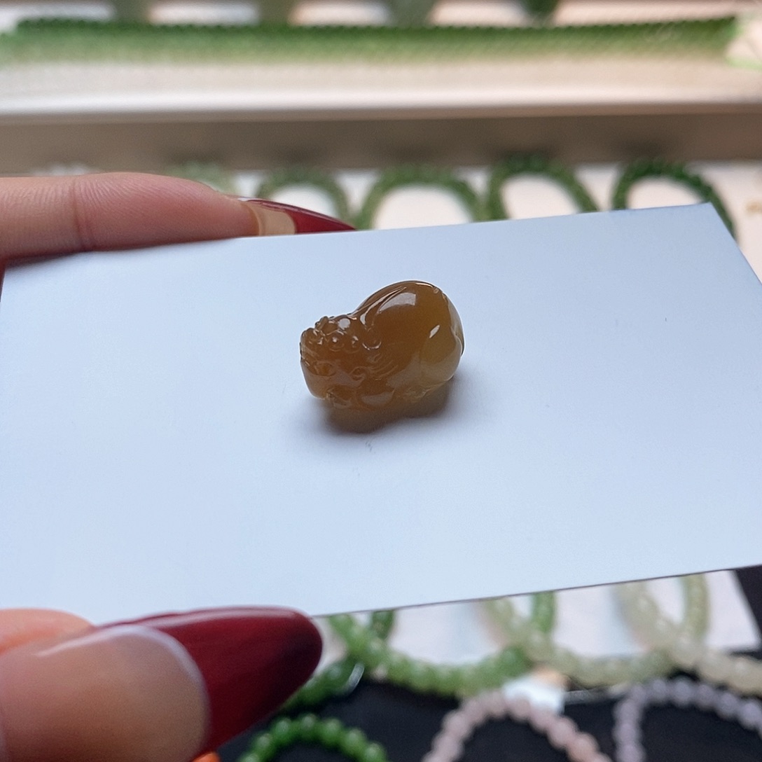 和田玉颈饰未镶嵌黄金糖貔貅