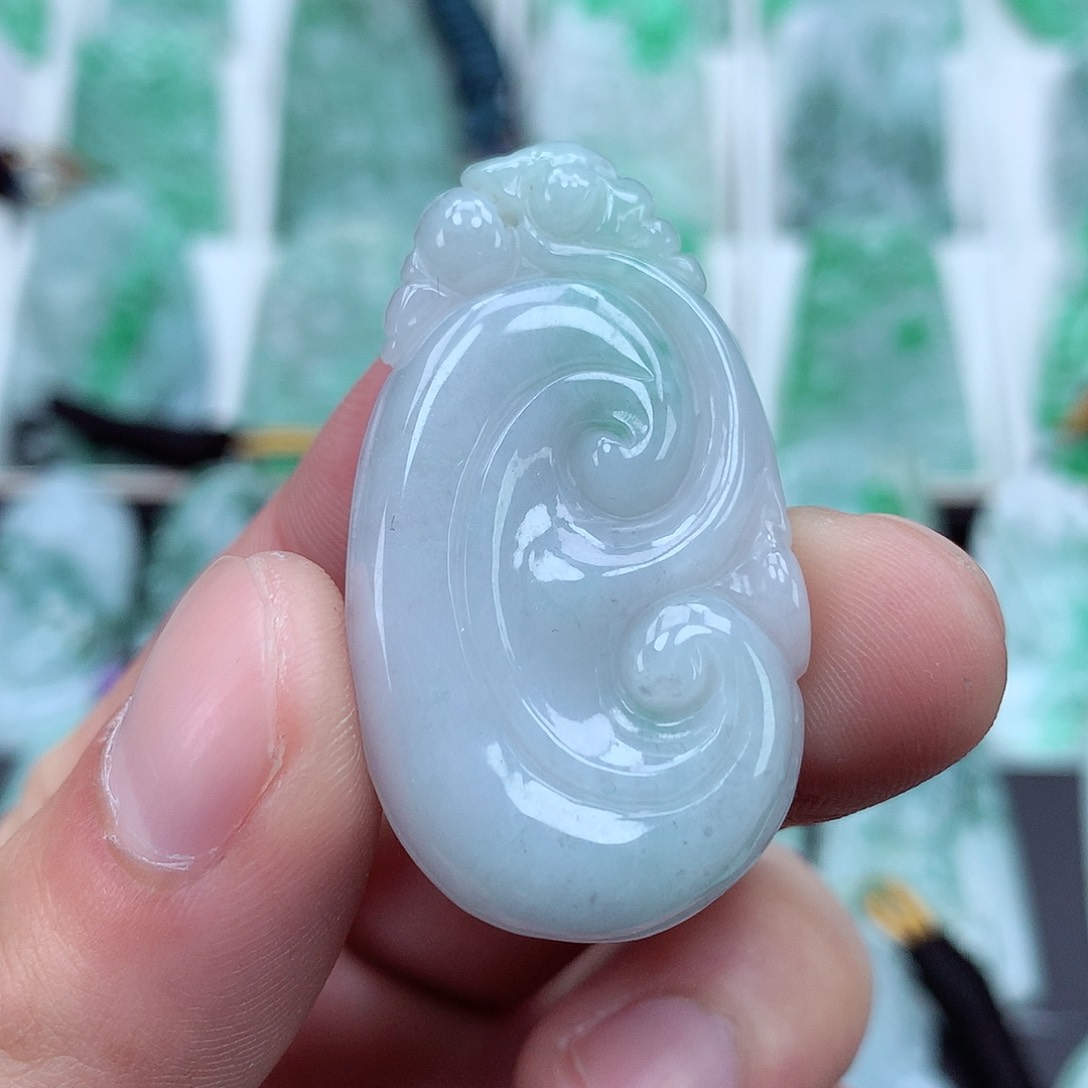 翡翠颈饰未镶嵌翡翠吊坠