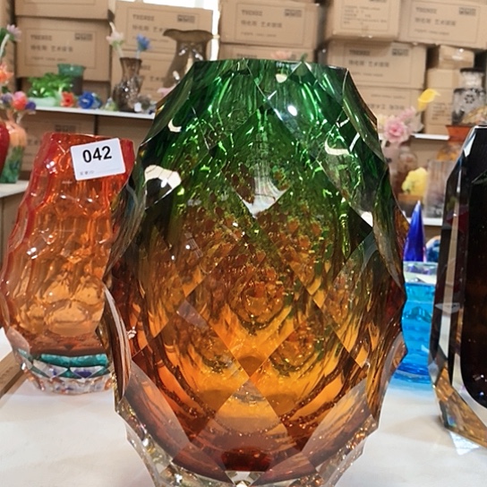 琉璃花瓶高28厘米口径6厘米