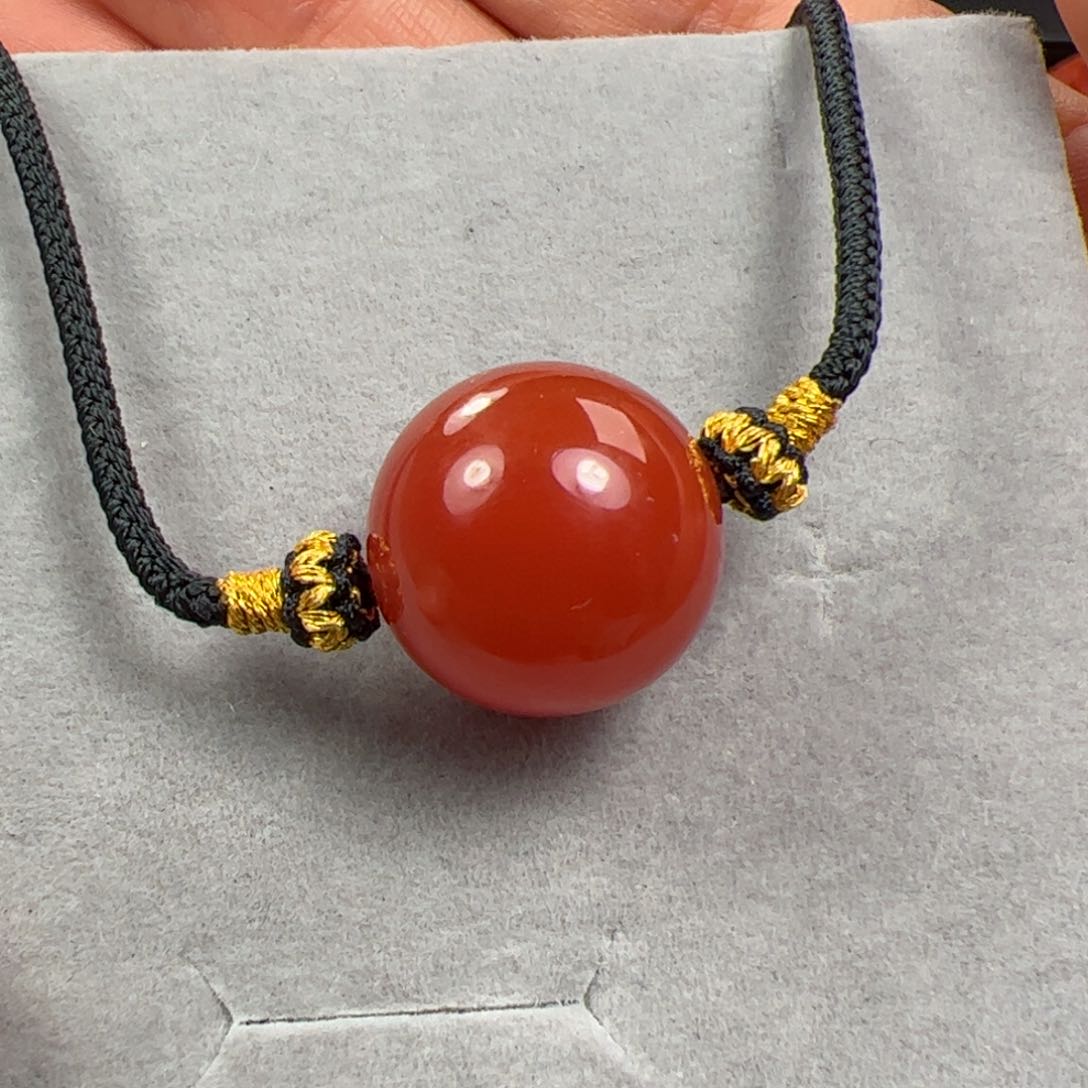 南红玛瑙吊坠未镶嵌