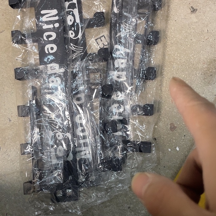 墙壁挂钩拍一发三