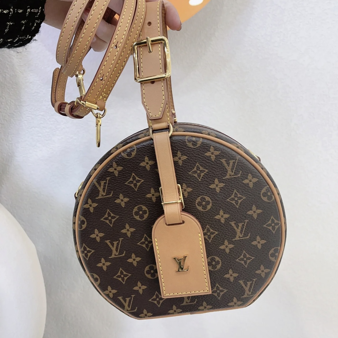 95新 LouisVuitton/路易威登 硬饼 带肩带 中号 芯片款