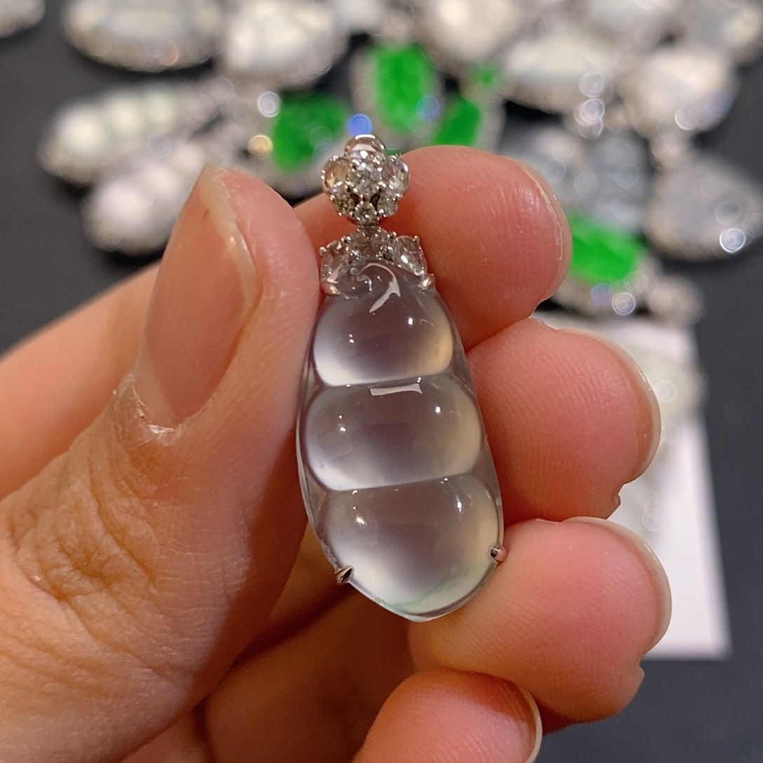 翡翠颈饰18K金镶嵌天然缅甸A货翡翠