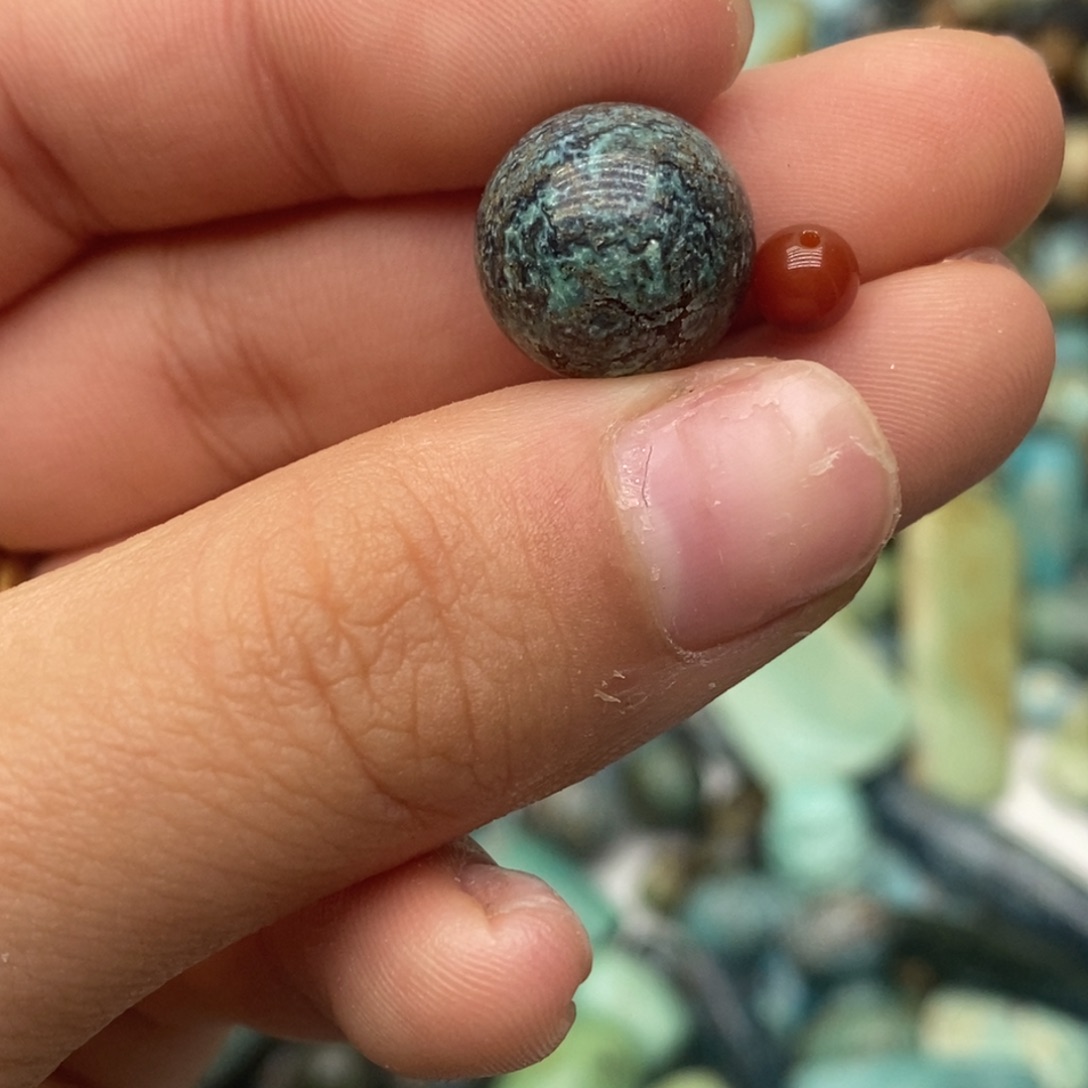 南红玛瑙未镶嵌珠宝奇石