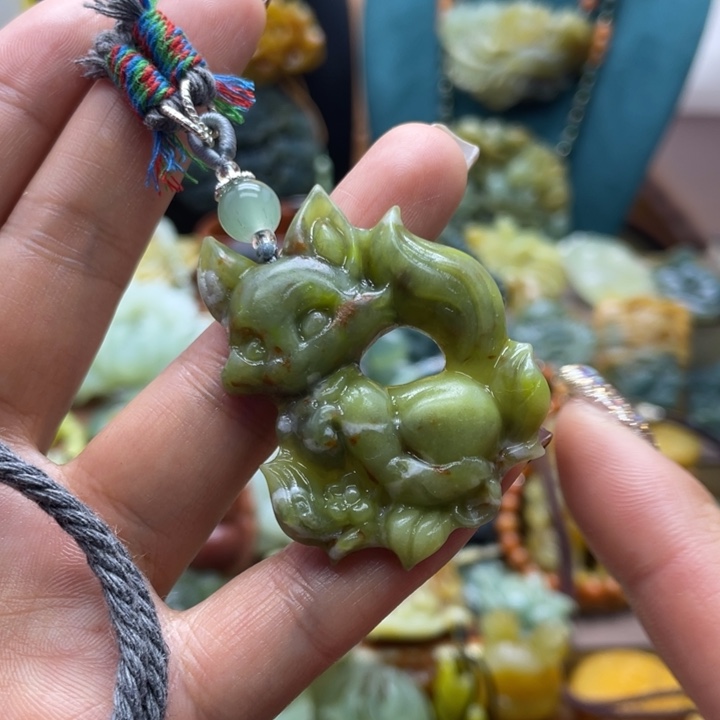 蛇纹石玉合金颈饰