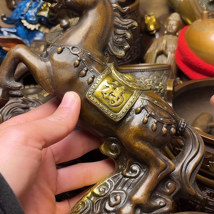 精美铜器批发档口