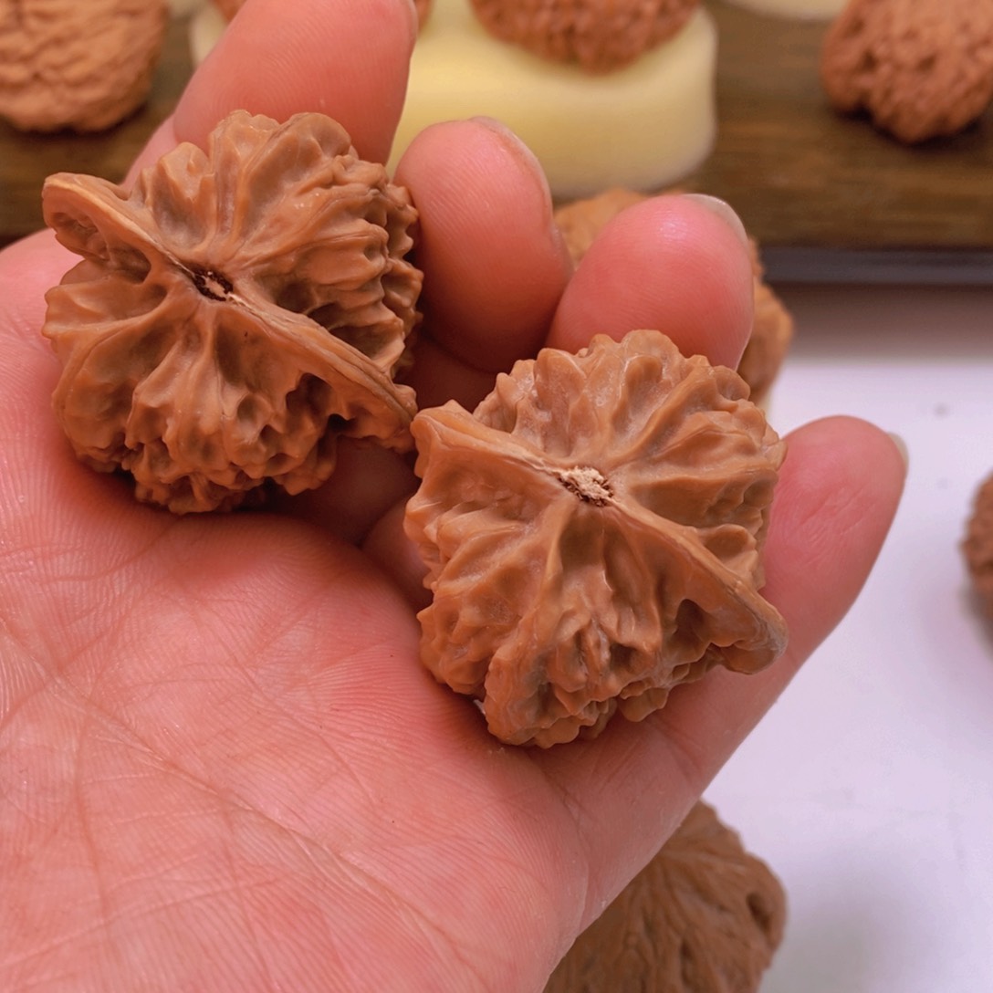 文玩核桃把件小*待文玩核桃刀子