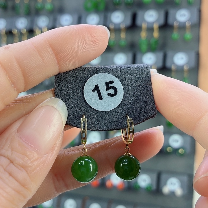 和田玉18K金镶嵌耳饰