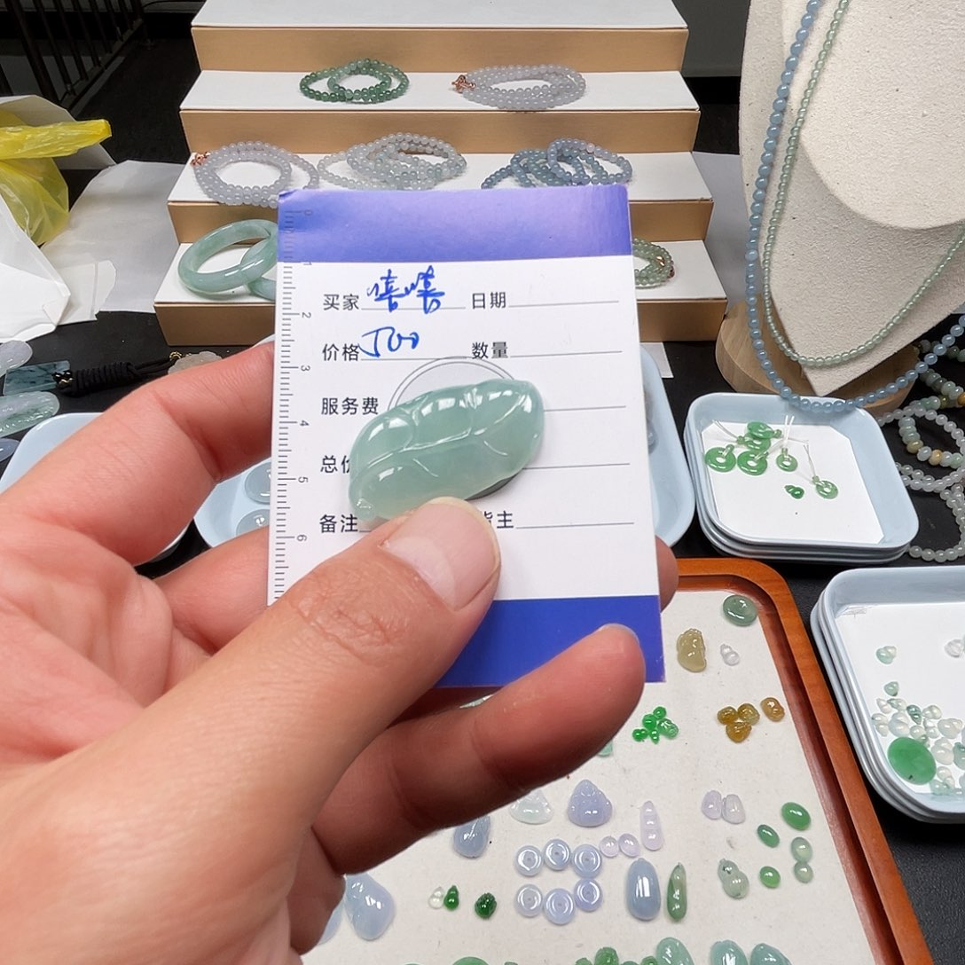 未镶嵌翡翠耳饰1