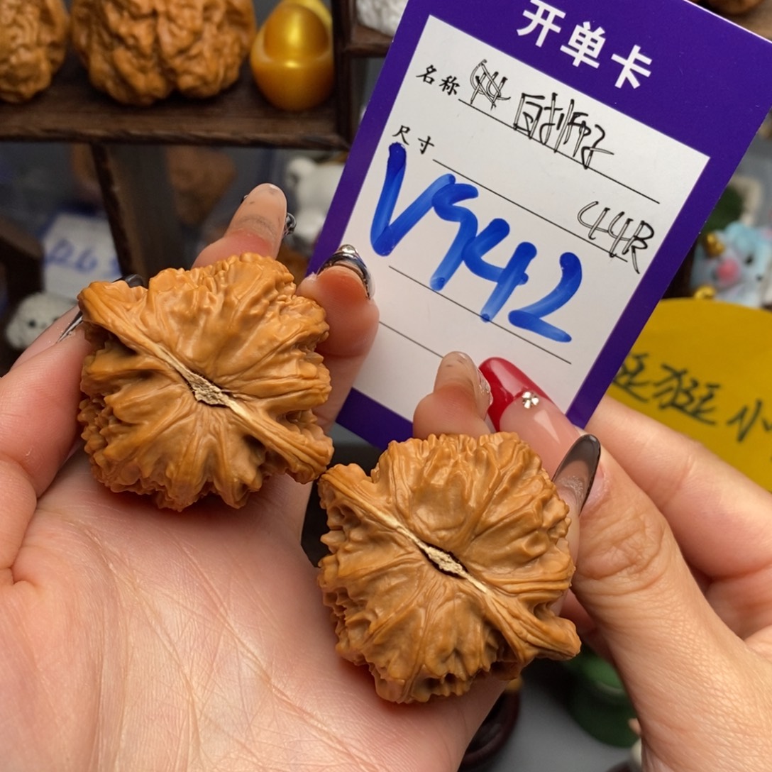 爱***子吊坠文玩核桃白狮子