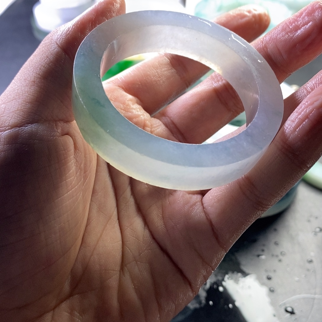 定制翡翠未镶嵌手镯