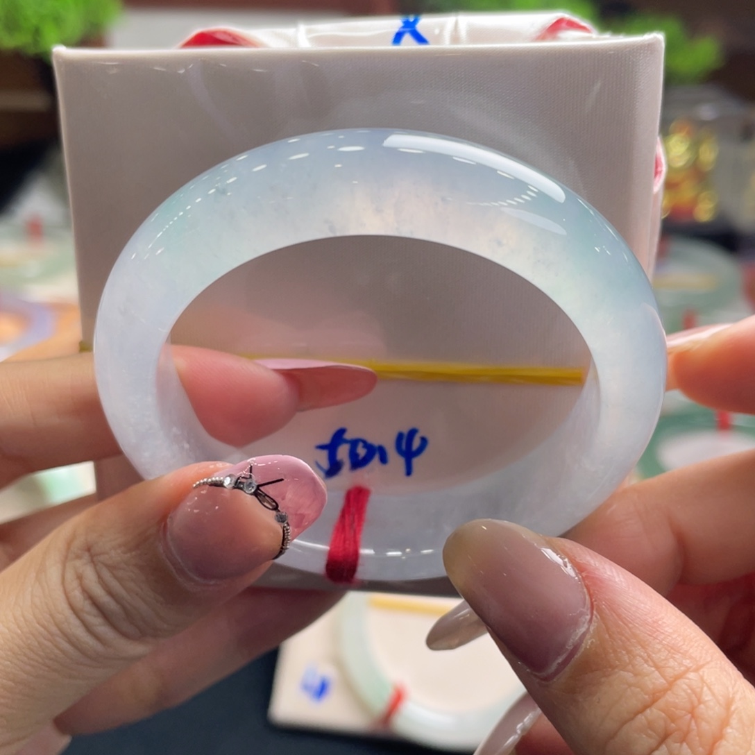 翡翠未镶嵌手镯07号 50.5正圈冰起光幻彩