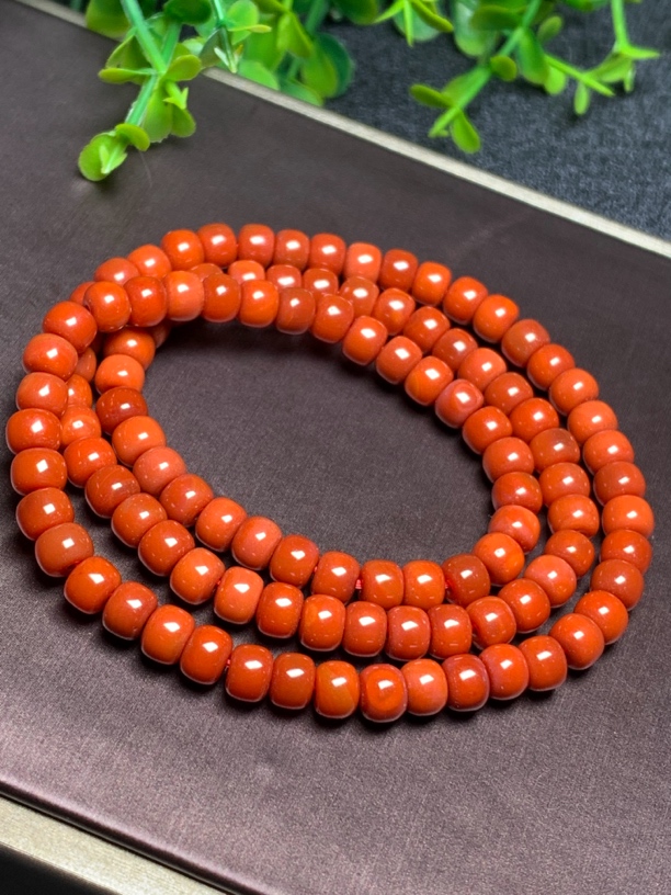 6m左右瓦西柿子红老型多圈手链