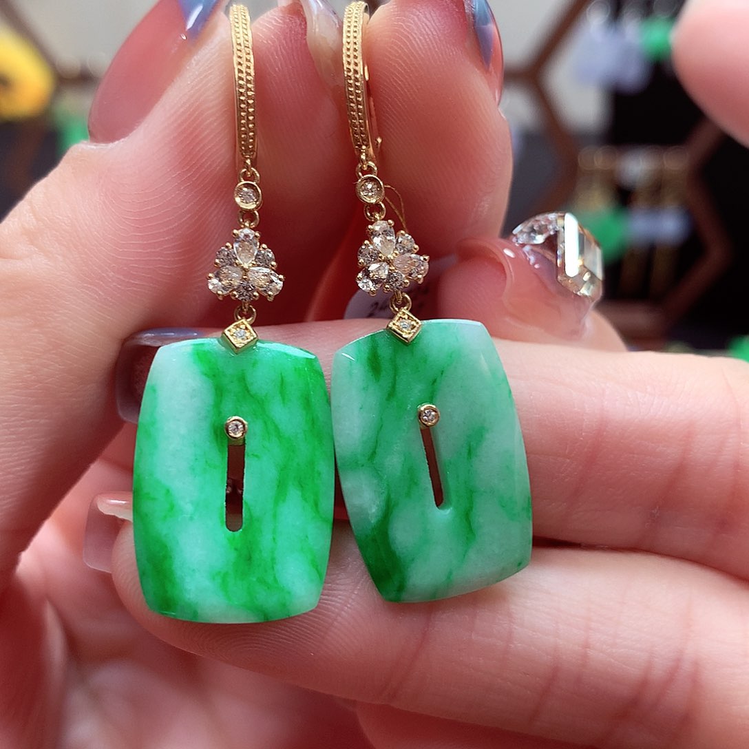 翡翠耳饰18K金镶嵌天然翡翠