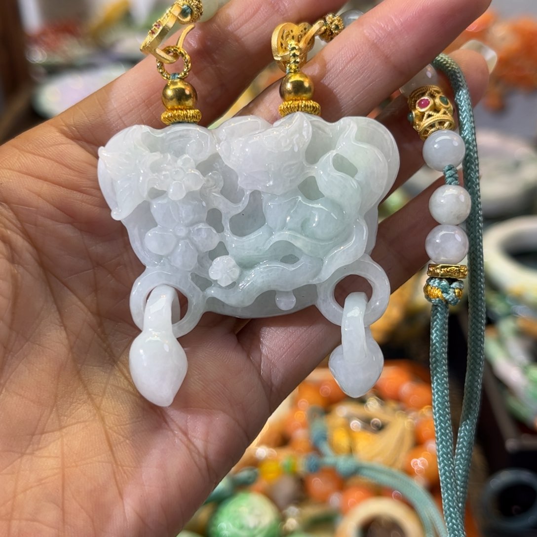 翡翠颈饰未镶嵌待编款