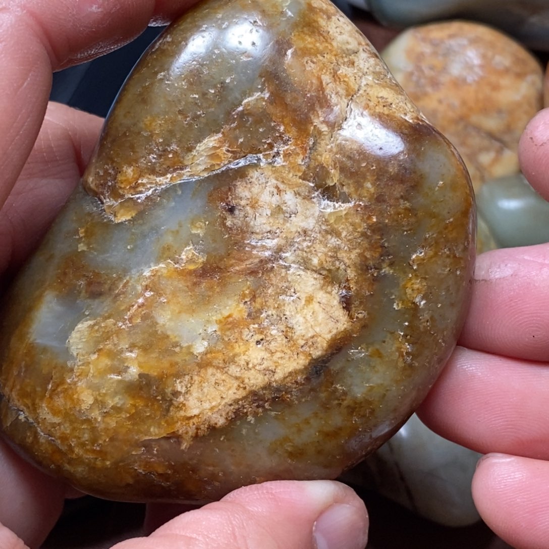 和田玉挂件足铂镶嵌