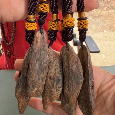 沉香手把件莺歌绿多样性发1个