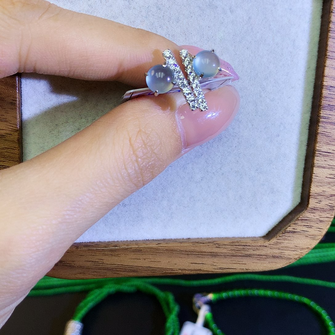 翡翠耳饰银S925镶嵌天然翡翠耳钉