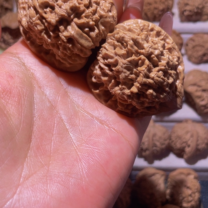 【闪购商品】文玩核桃吊坠蟑*蚊官帽