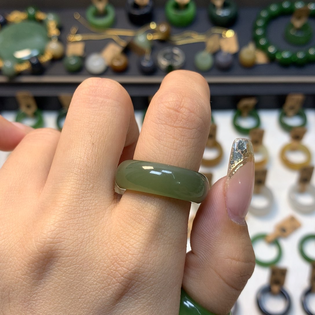 和田玉戒指未镶嵌