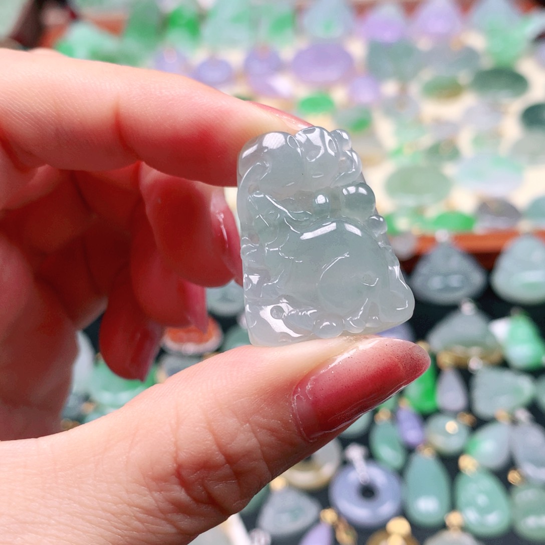 吊坠(不含链)未镶嵌翡翠