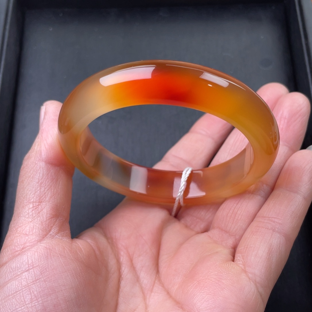 玛瑙/玉髓手镯未镶嵌56圈口