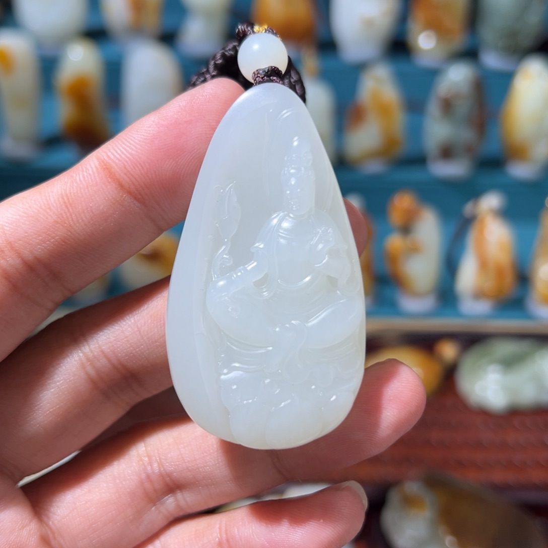 颈饰未镶嵌和田玉（子料）哈****生