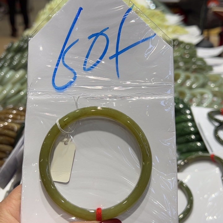 和田玉（糖玉）手镯未镶嵌曹
