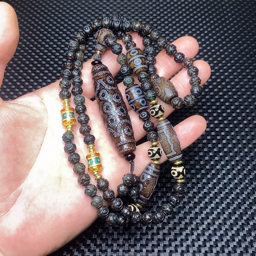 成***成玛瑙/玉髓未镶嵌手链