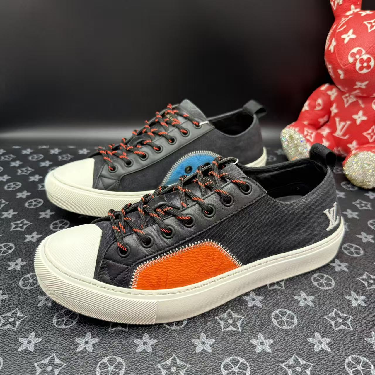 95新 LouisVuitton/路易威登 黑色帆布多色拼接板鞋39欧码 lz524
