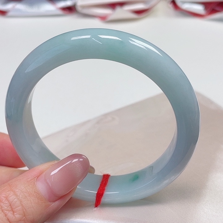 翡翠手镯未镶嵌缅甸翡翠